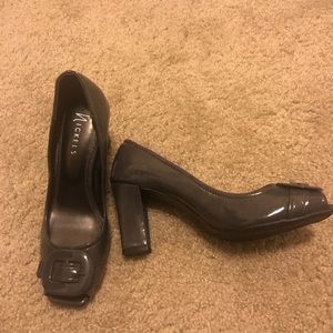 Peep toes dress shoes